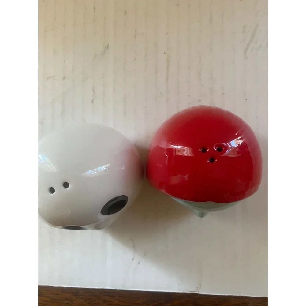 Disney Nightmare Before Christmas Jack & Sally Ceramic Salt & Pepper Shaker Set